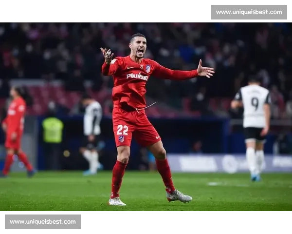 以盘带技术为核心解析现代足球进攻艺术与实战策略全面提升球员竞技表现